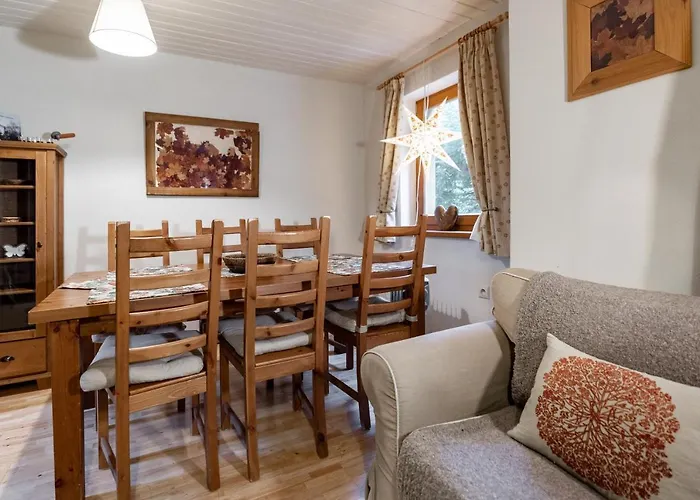 シャレー Daniela